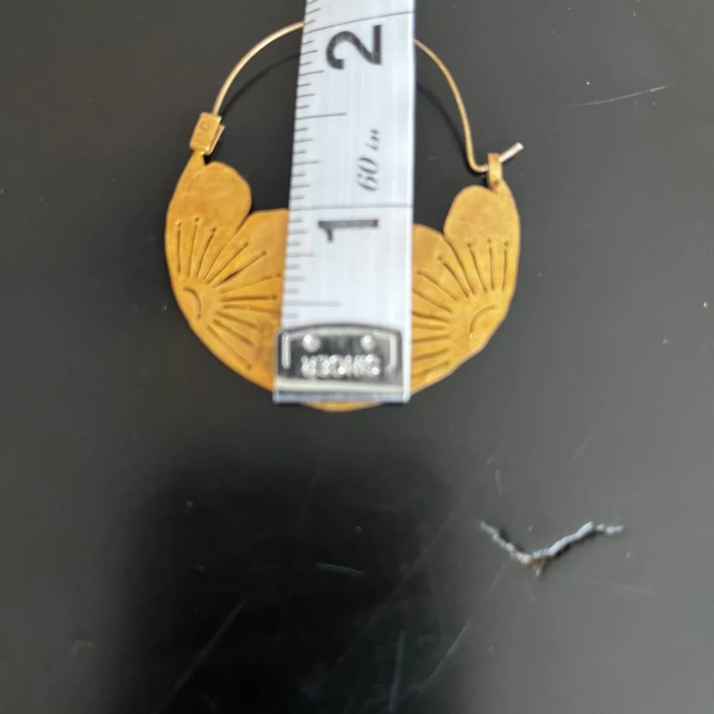 Gold/Brass Earrings - Picture 4 of 5